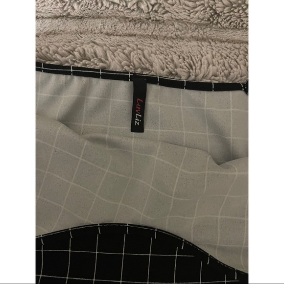 Size XL stripped tank - Picture 2 of 2